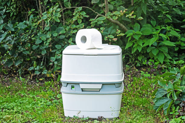 Best Portable toilet rental cost  in Deephaven, MN